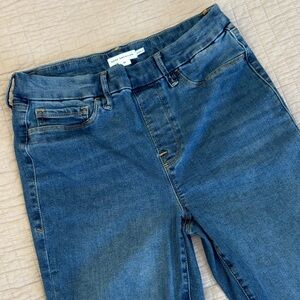 Good American Pull-On Straight Leg Jeans Medium Wash Size M